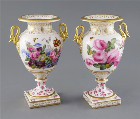 A pair of English porcelain vases, c.1820, H. 20.5cm